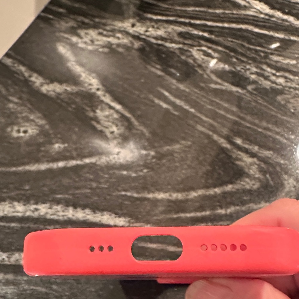 Apple Coral Silicone iPhone 15 pro Case - Picture 3 of 4